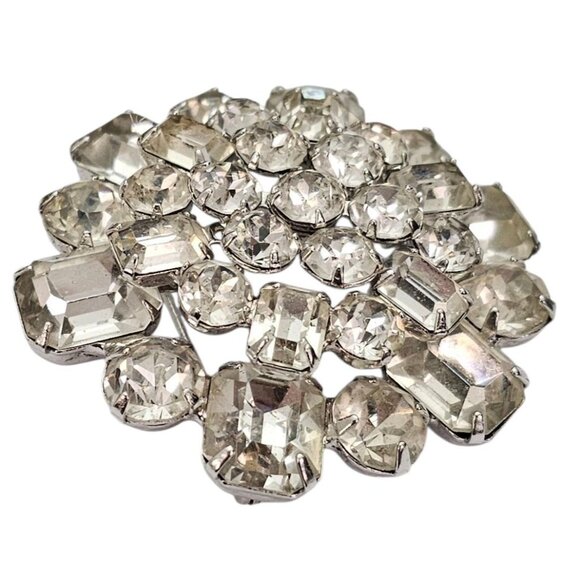 Weiss Clear Rhinestone Brooch Round Cluster Vintage Pin, Signed - Picture 6 of 11